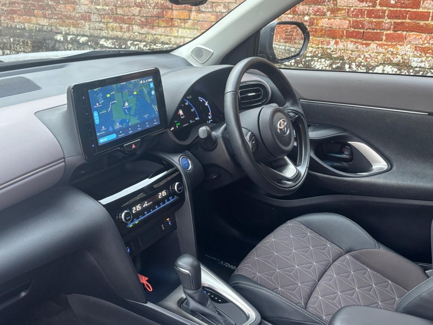 Used Toyota Yaris Cross 2022 for sale - 76673908: Photo 8