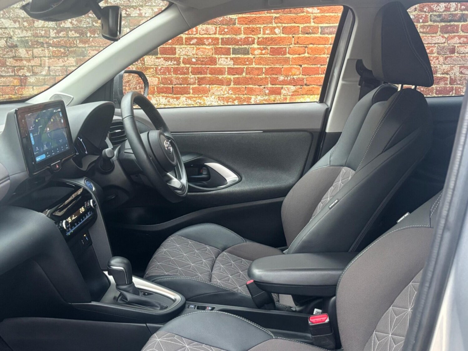 Used Toyota Yaris Cross 2022 for sale - 76673908: Photo 9