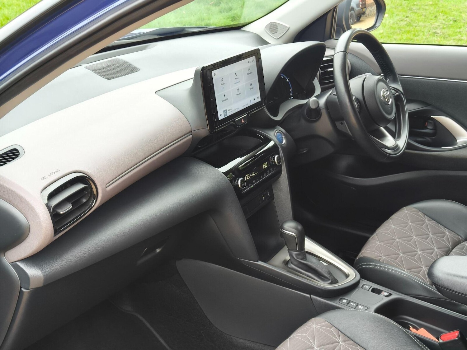 Used Toyota Yaris Cross 2022 for sale - 76674589: Photo 11