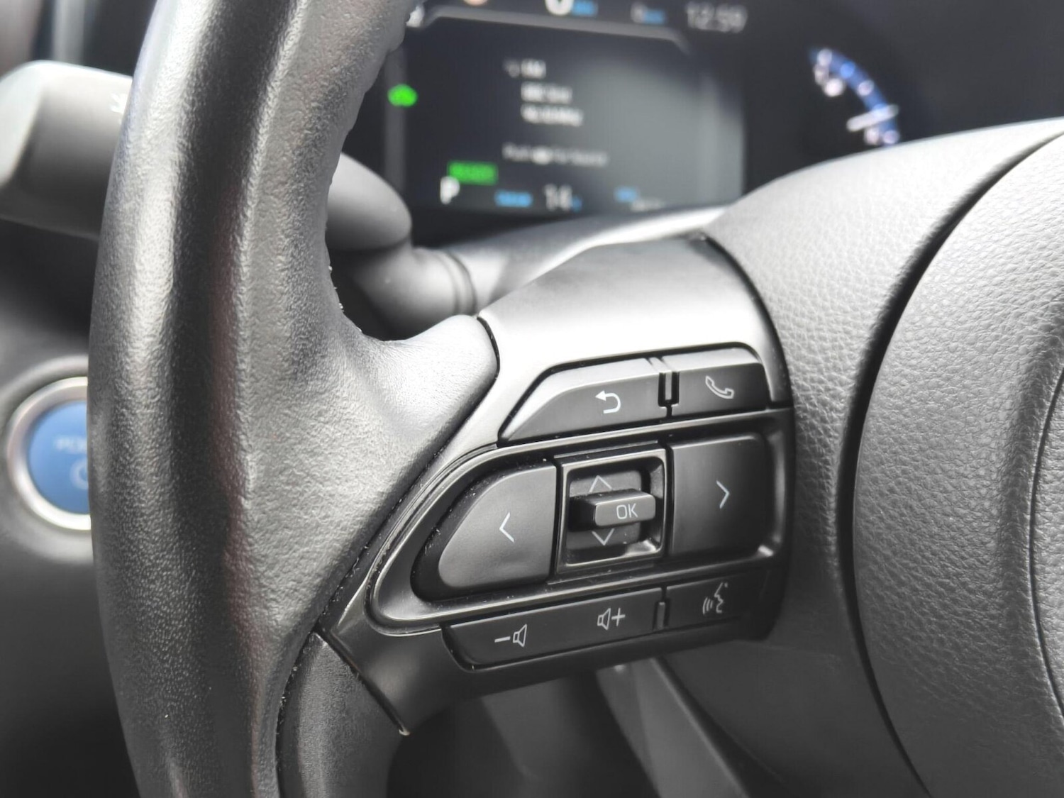 Used Toyota Yaris Cross 2022 for sale - 76674589: Photo 24