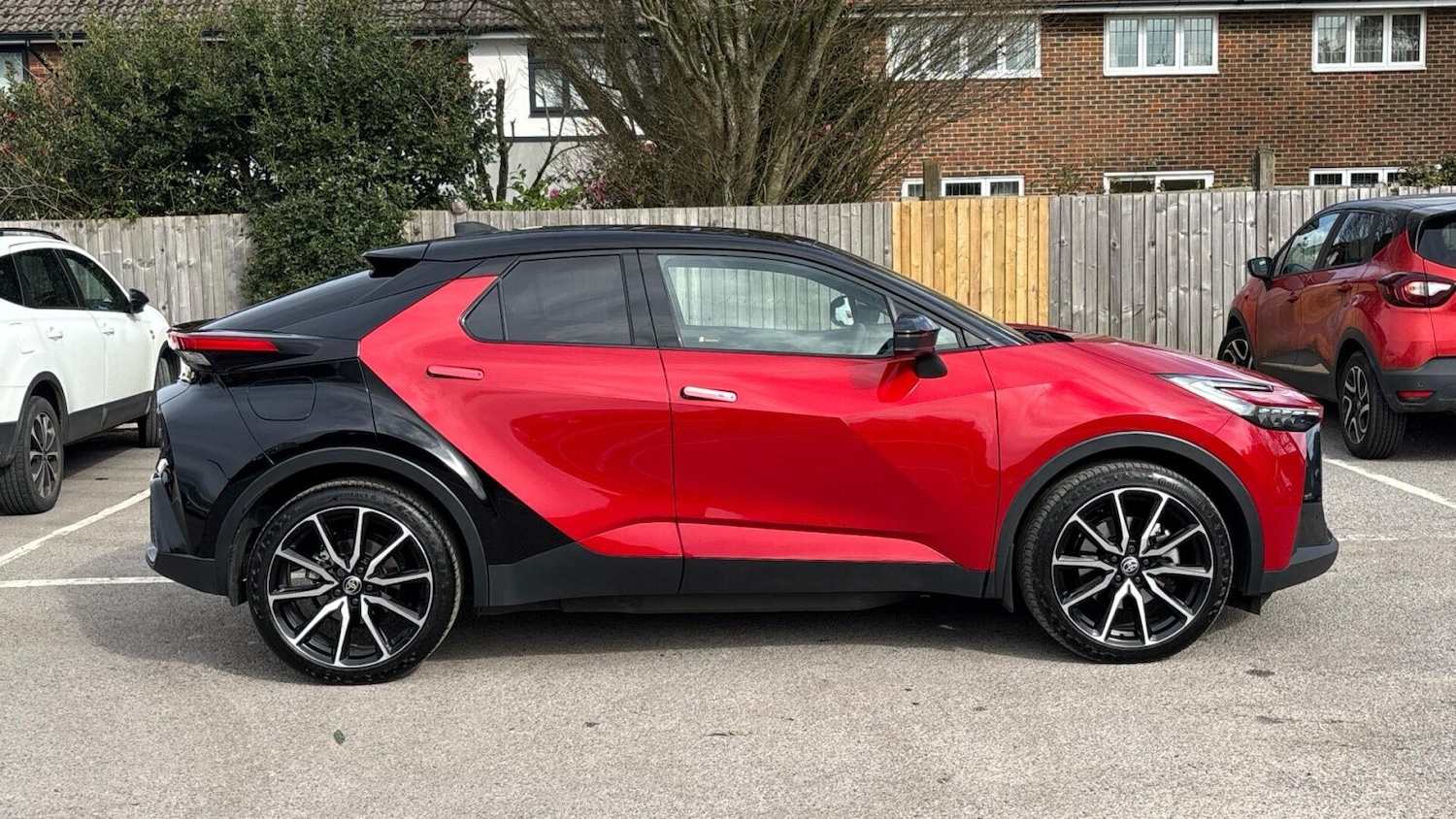 Used Toyota C-HR 2025 for sale - 77834176: Photo 8