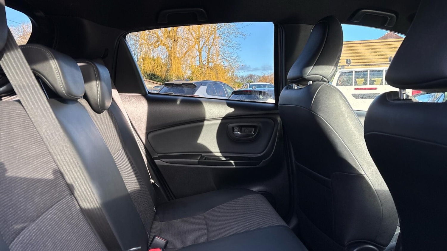 Used Toyota Yaris 2017 for sale - 77357465: Photo 12