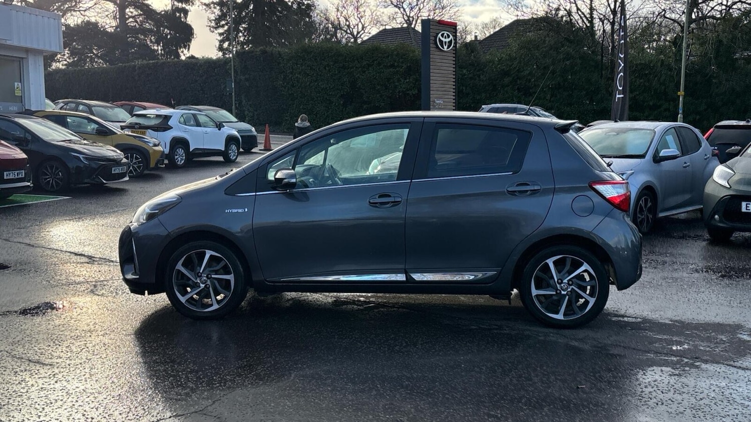 Used Toyota Yaris 2017 for sale - 77357465: Photo 17