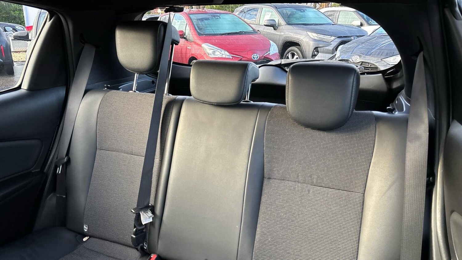 Used Toyota Yaris 2017 for sale - 77357465: Photo 20