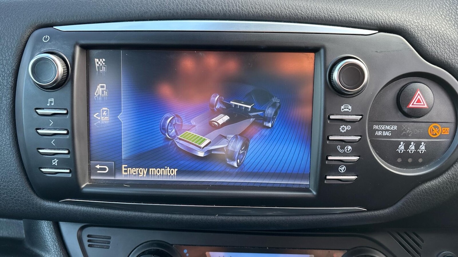 Used Toyota Yaris 2017 for sale - 77357465: Photo 22