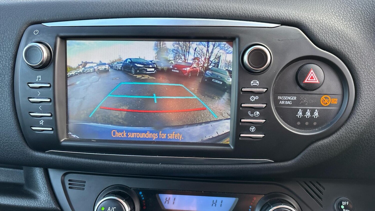 Used Toyota Yaris 2017 for sale - 77357465: Photo 23