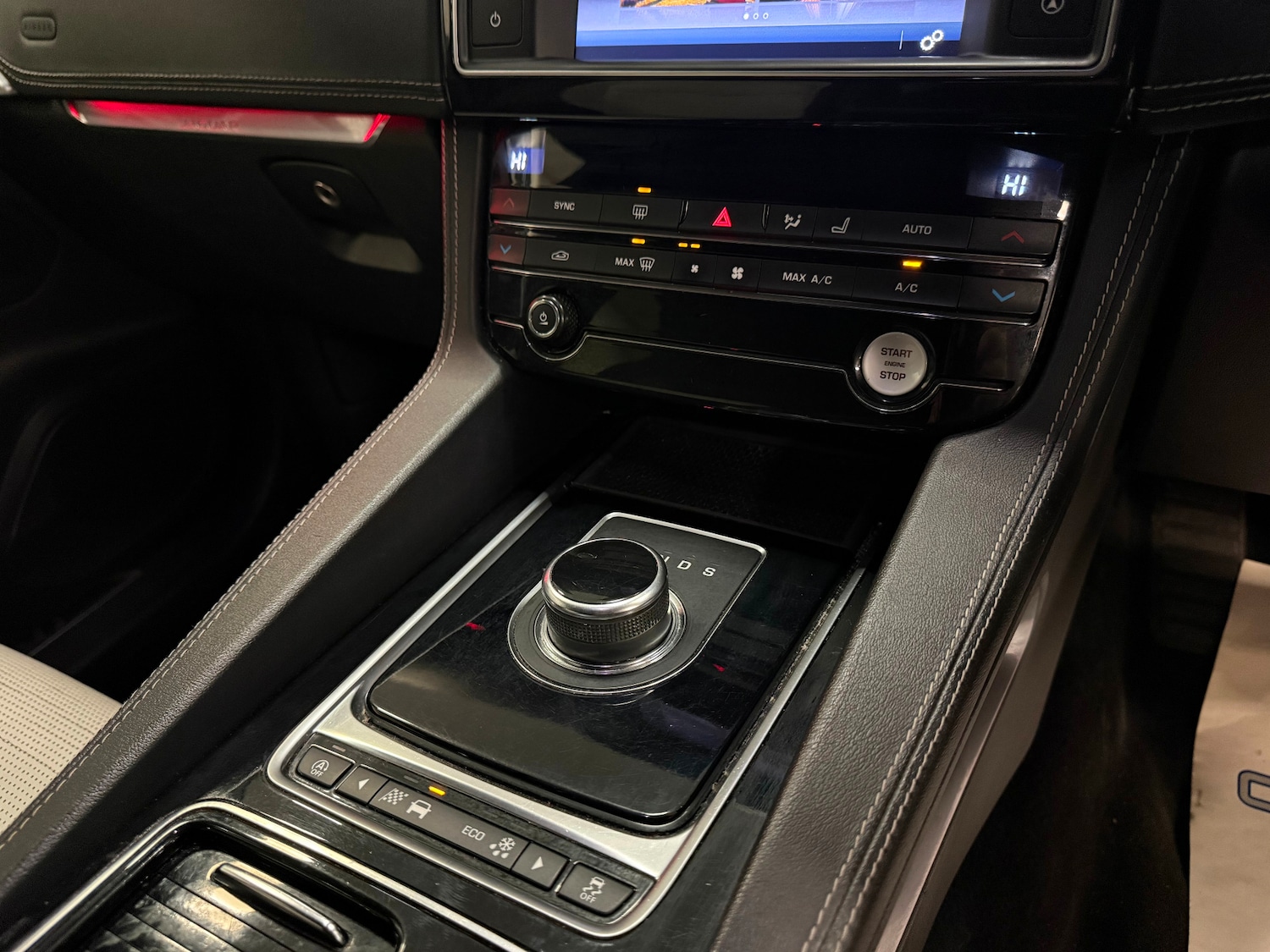 Used Jaguar F-Pace 2018 for sale - 77954489: Photo 18