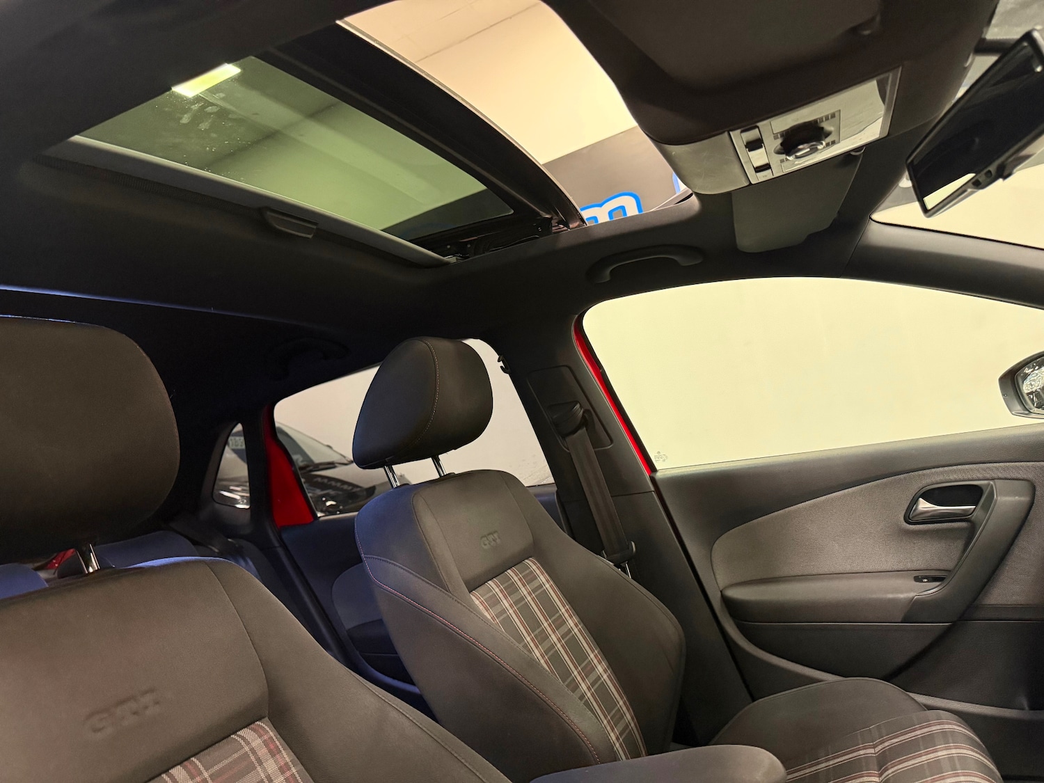 Used Volkswagen Polo 2012 for sale - 77264793: Photo 18