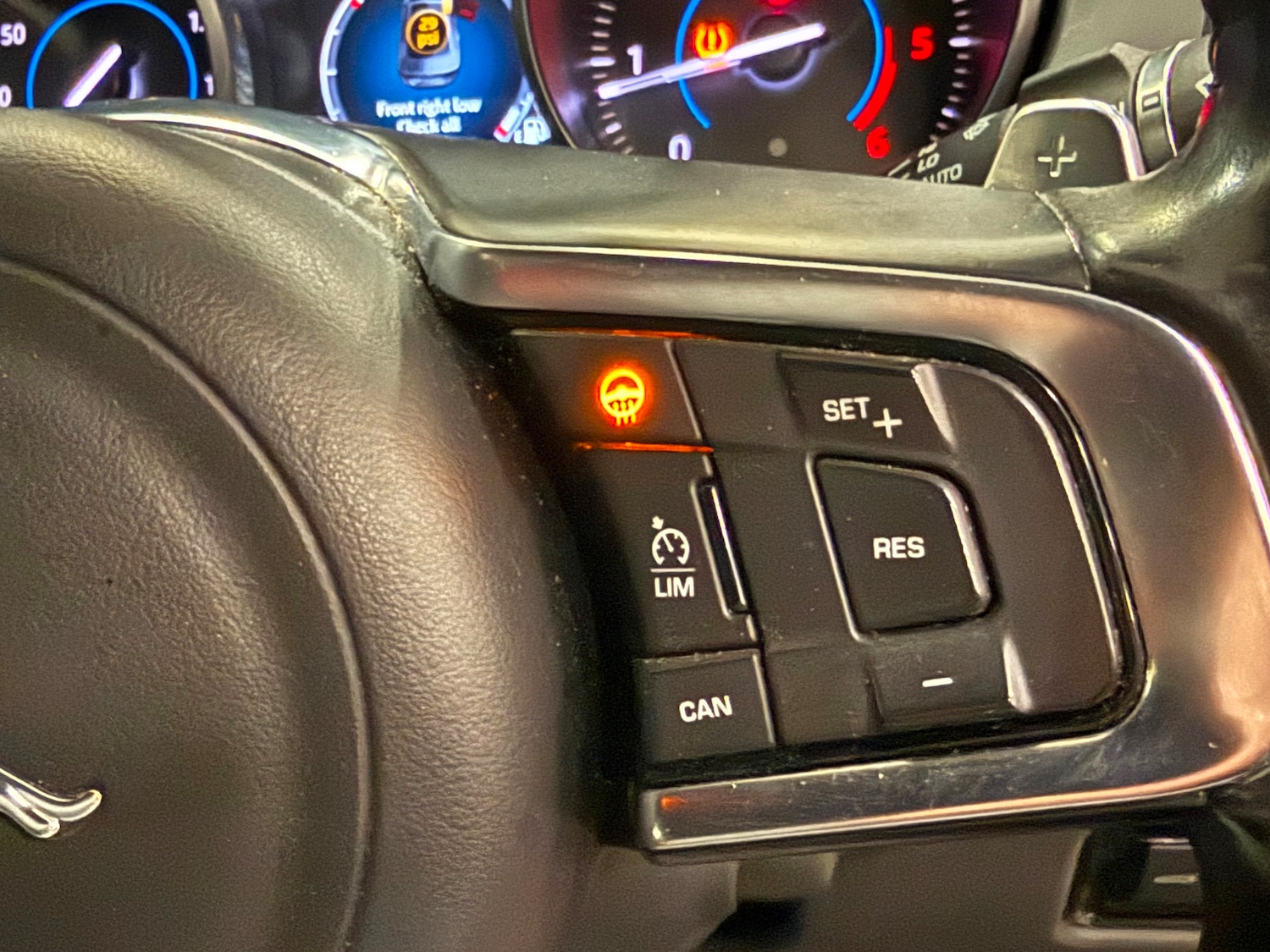 Used Jaguar XE 2018 for sale - 78211102: Photo 20