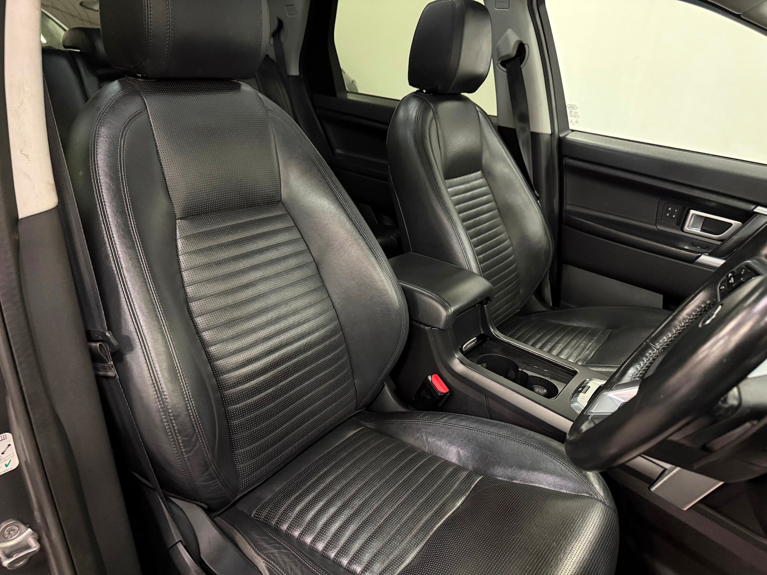 Used Land Rover Discovery Sport 2016 for sale - 77264794: Photo 12