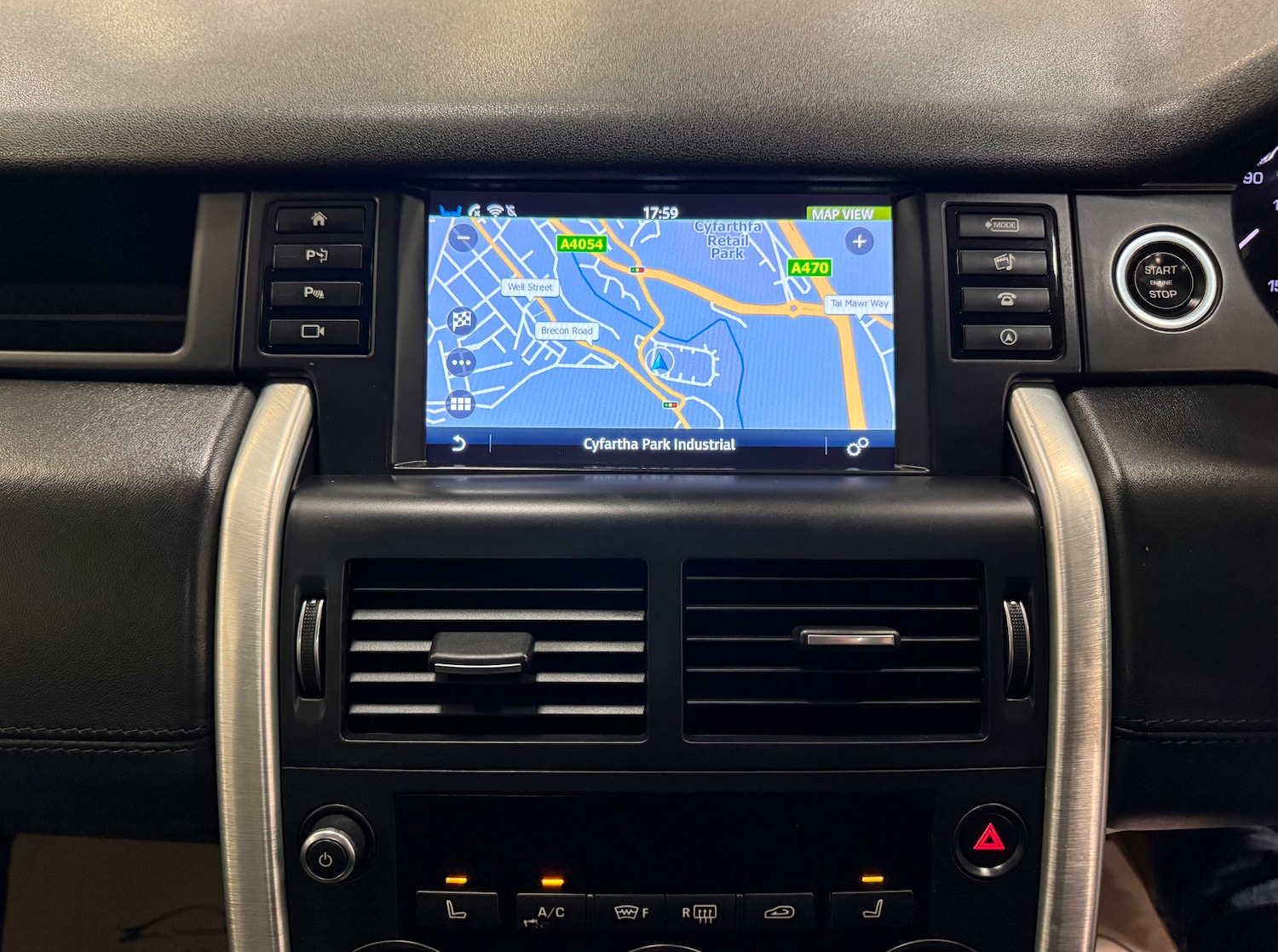 Used Land Rover Discovery Sport 2016 for sale - 77264794: Photo 16