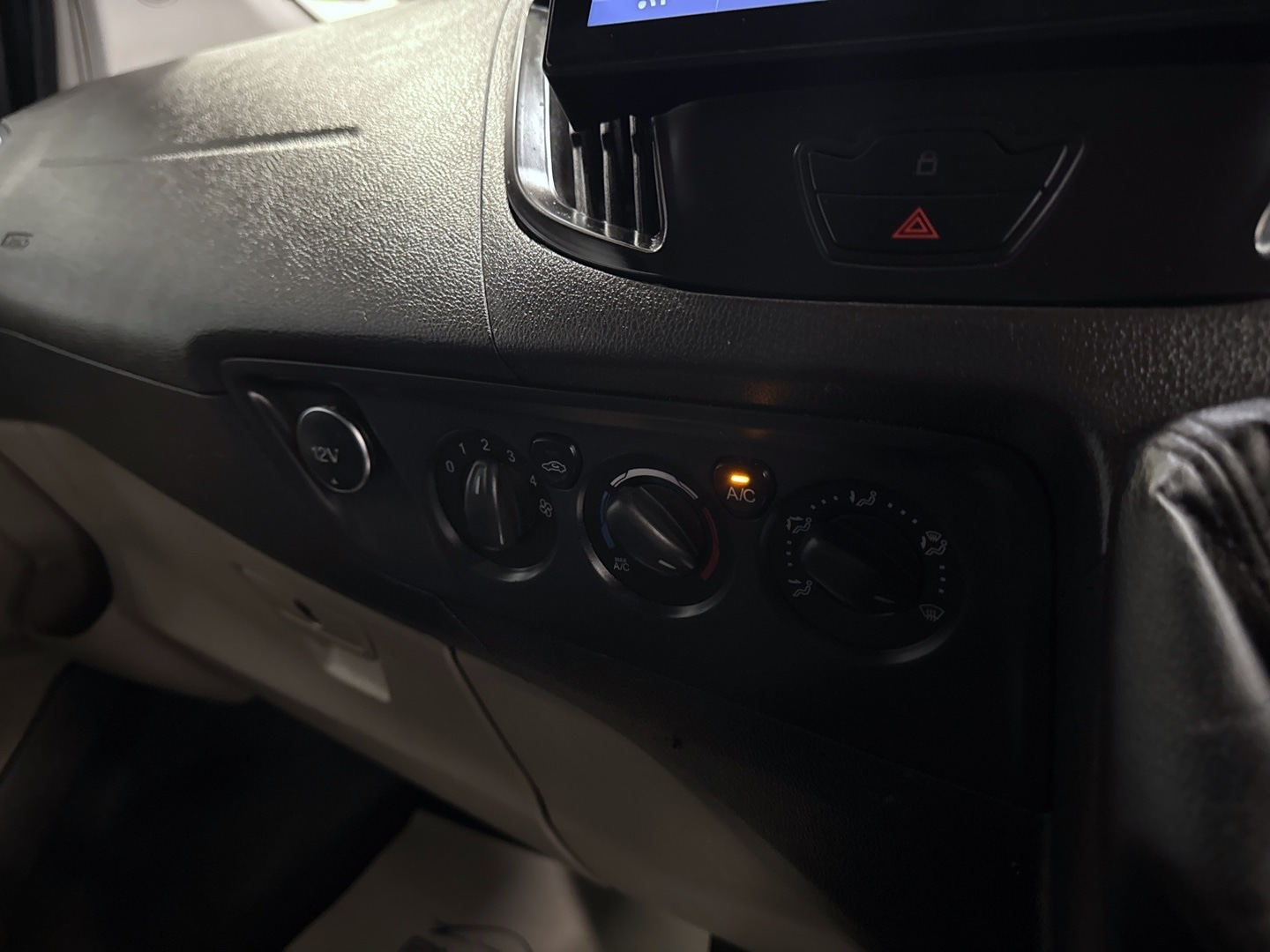 Used Ford Tourneo Custom 2015 for sale - 76763353: Photo 24