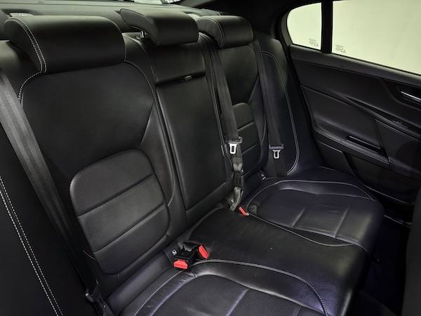 Used Jaguar XE 2016 for sale - 75656379: Photo 14