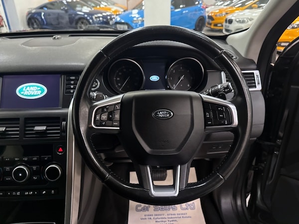 Used Land Rover Discovery Sport 2017 for sale - 75476295: Photo 15