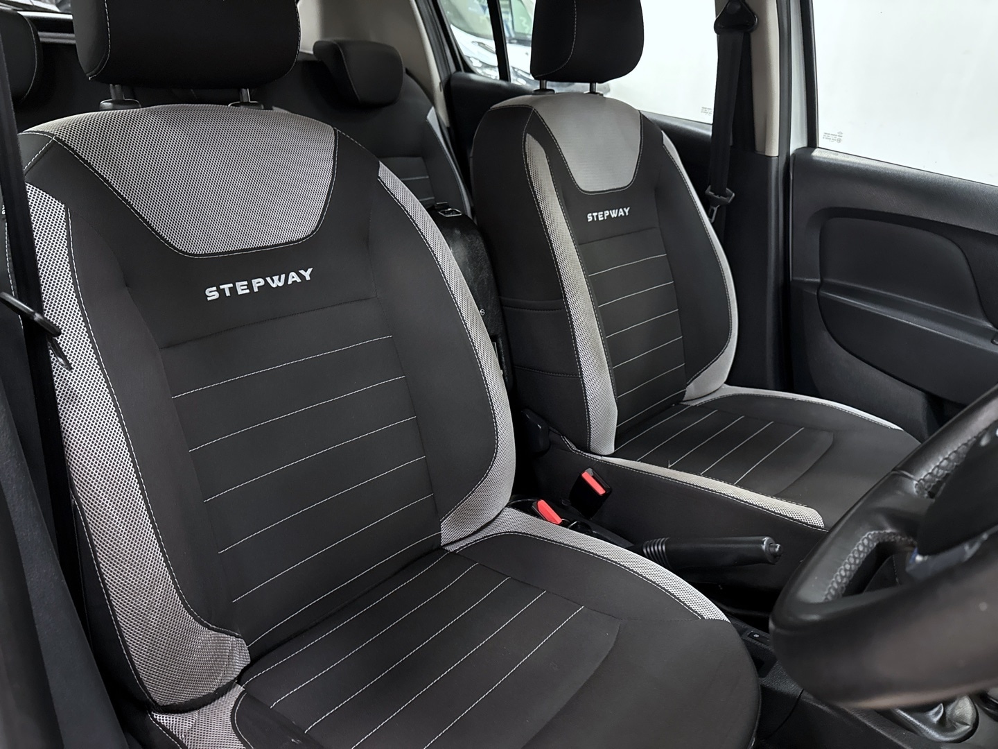 Used Dacia Sandero 2017 for sale - 76643821: Photo 13