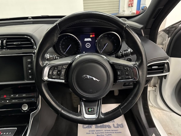Used Jaguar XE 2015 for sale - 75215150: Photo 15