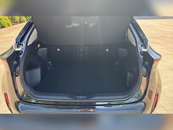 Used Toyota Yaris Cross 2023 for sale - 78828235: Photo
