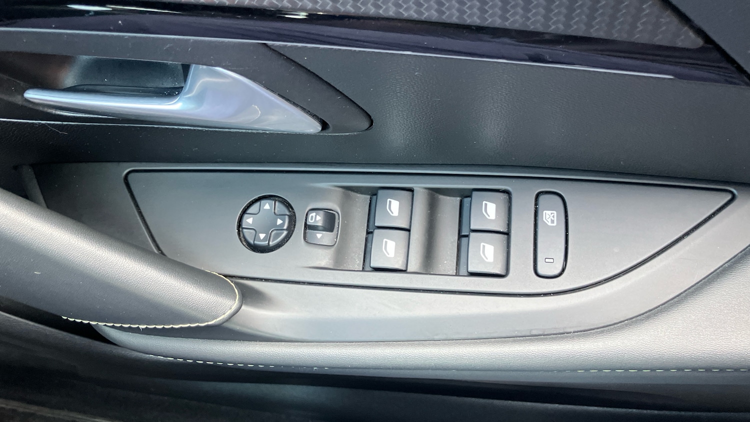 Used Peugeot 208 2021 for sale - 78025908: Photo 34