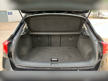 Used Volkswagen T-Roc 2019 for sale - 75906526: Photo