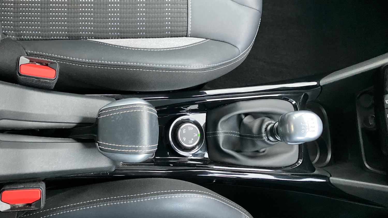 Used Peugeot 2008 2019 for sale - 77616111: Photo 25