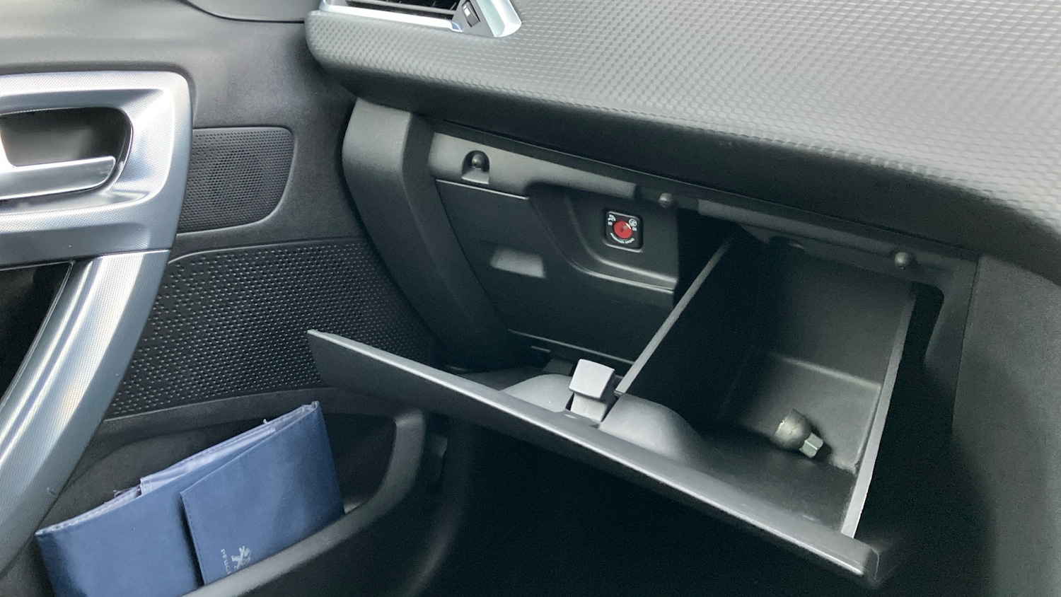 Used Peugeot 2008 2019 for sale - 77616111: Photo 28