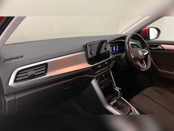 Used Volkswagen T-Roc 2022 for sale - 77589720: Photo