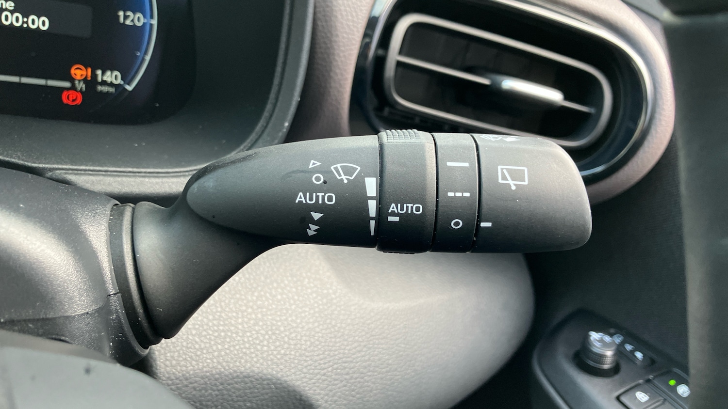 Used Toyota Yaris Cross 2025 for sale - 78109324: Photo 33