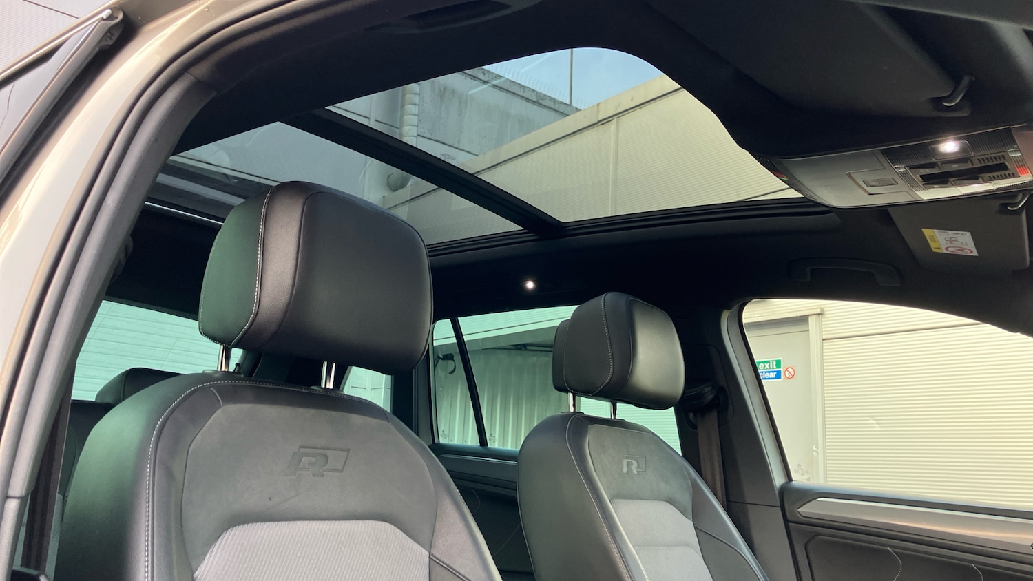 Used Volkswagen Tiguan 2019 for sale - 76530898: Photo 32