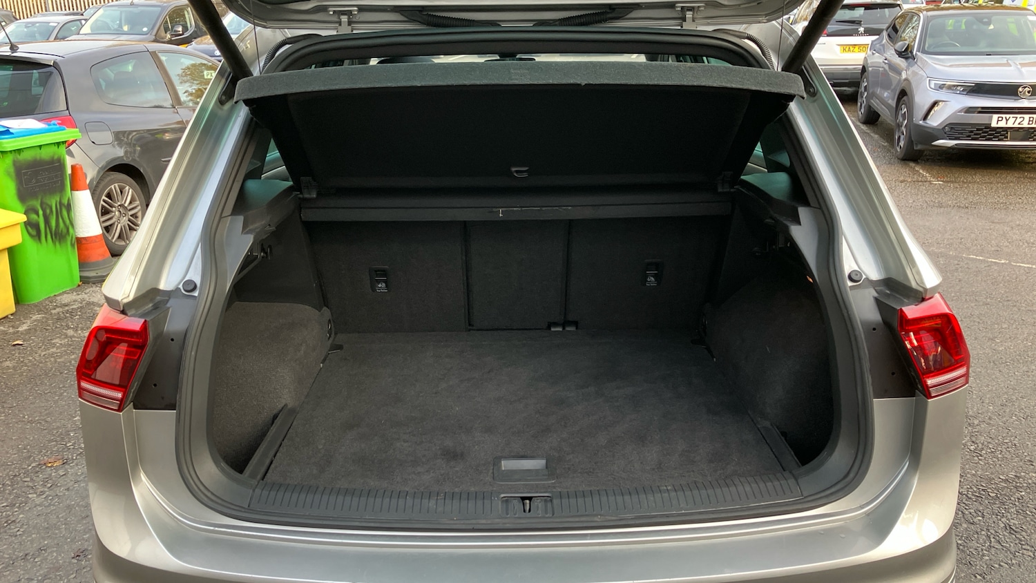 Used Volkswagen Tiguan 2019 for sale - 76530898: Photo 4