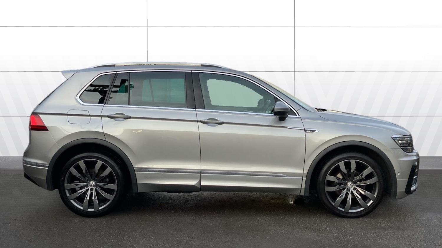 Used Volkswagen Tiguan 2019 for sale - 76530898: Photo 5