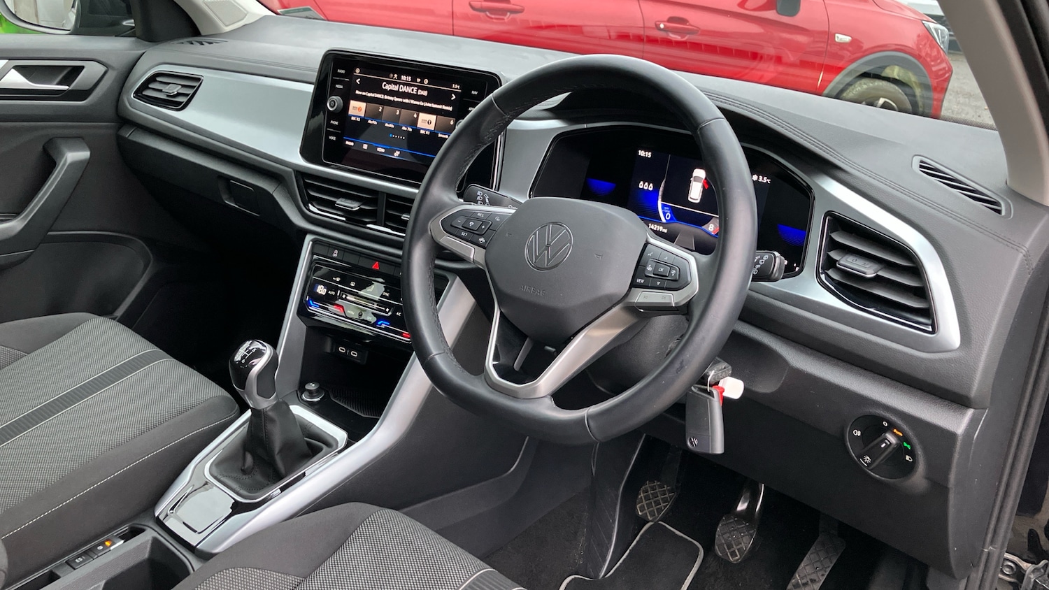 Used Volkswagen T-Roc 2023 for sale - 77069577: Photo 11