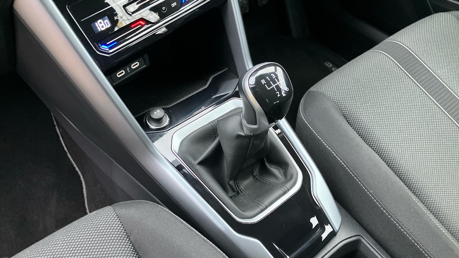 Used Volkswagen T-Roc 2023 for sale - 77069577: Photo 13