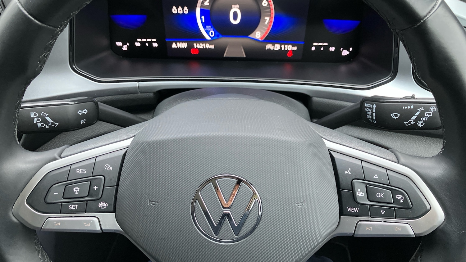 Used Volkswagen T-Roc 2023 for sale - 77069577: Photo 23