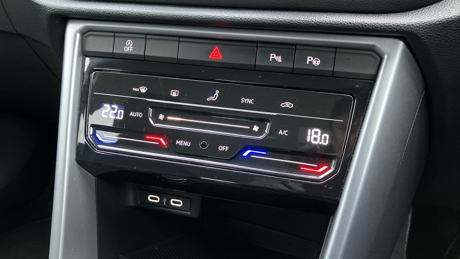 Used Volkswagen T-Roc 2023 for sale - 77069577: Photo 24