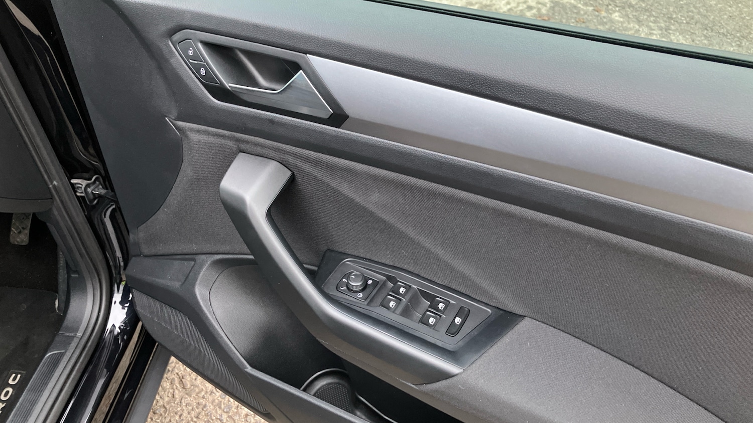 Used Volkswagen T-Roc 2023 for sale - 77069577: Photo 29