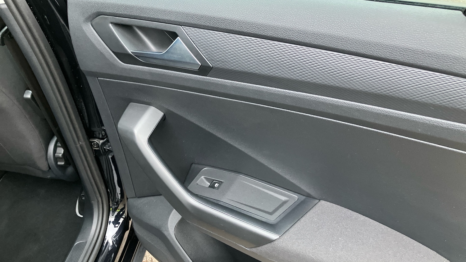 Used Volkswagen T-Roc 2023 for sale - 77069577: Photo 32