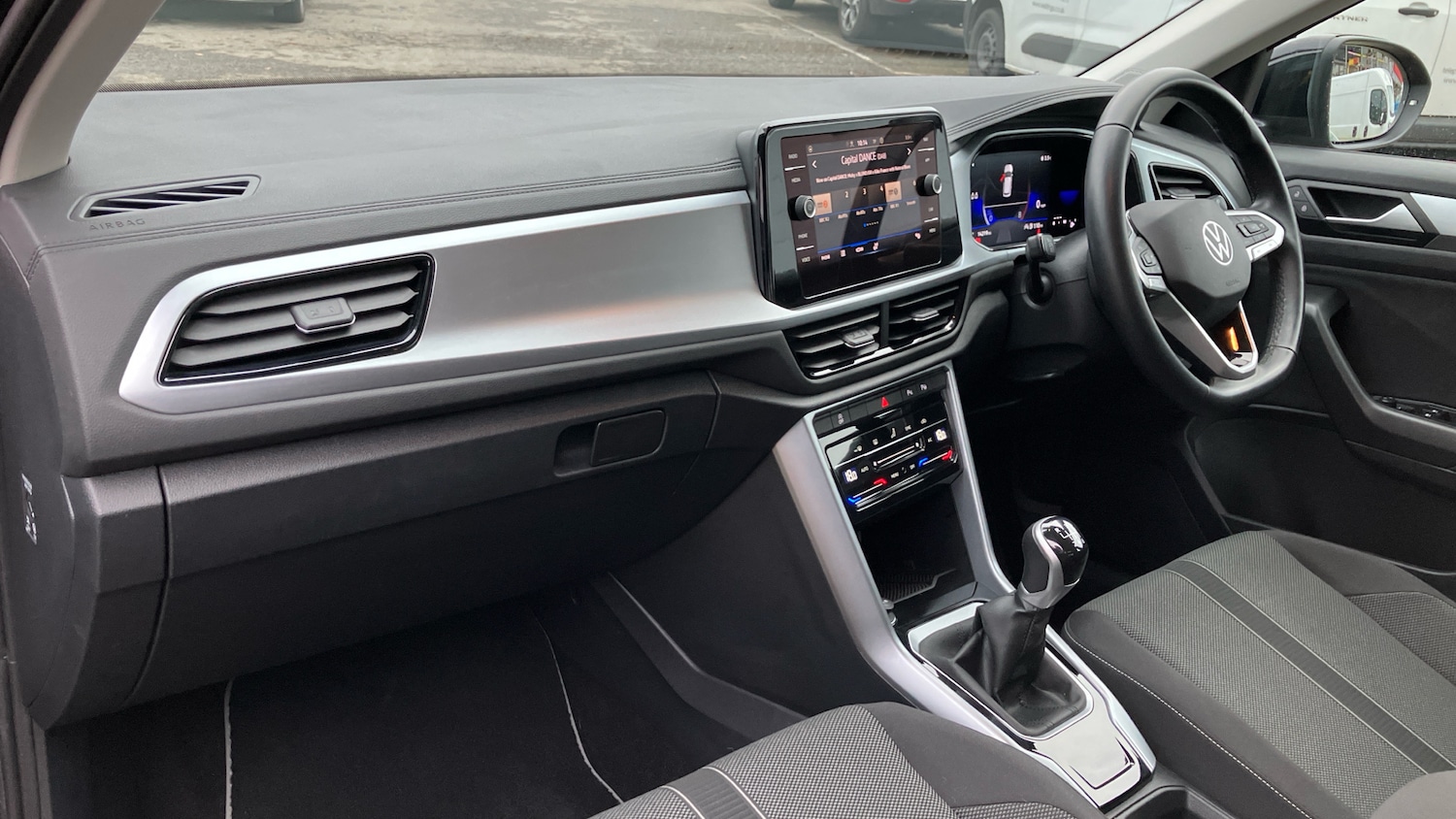 Used Volkswagen T-Roc 2023 for sale - 77069577: Photo 9