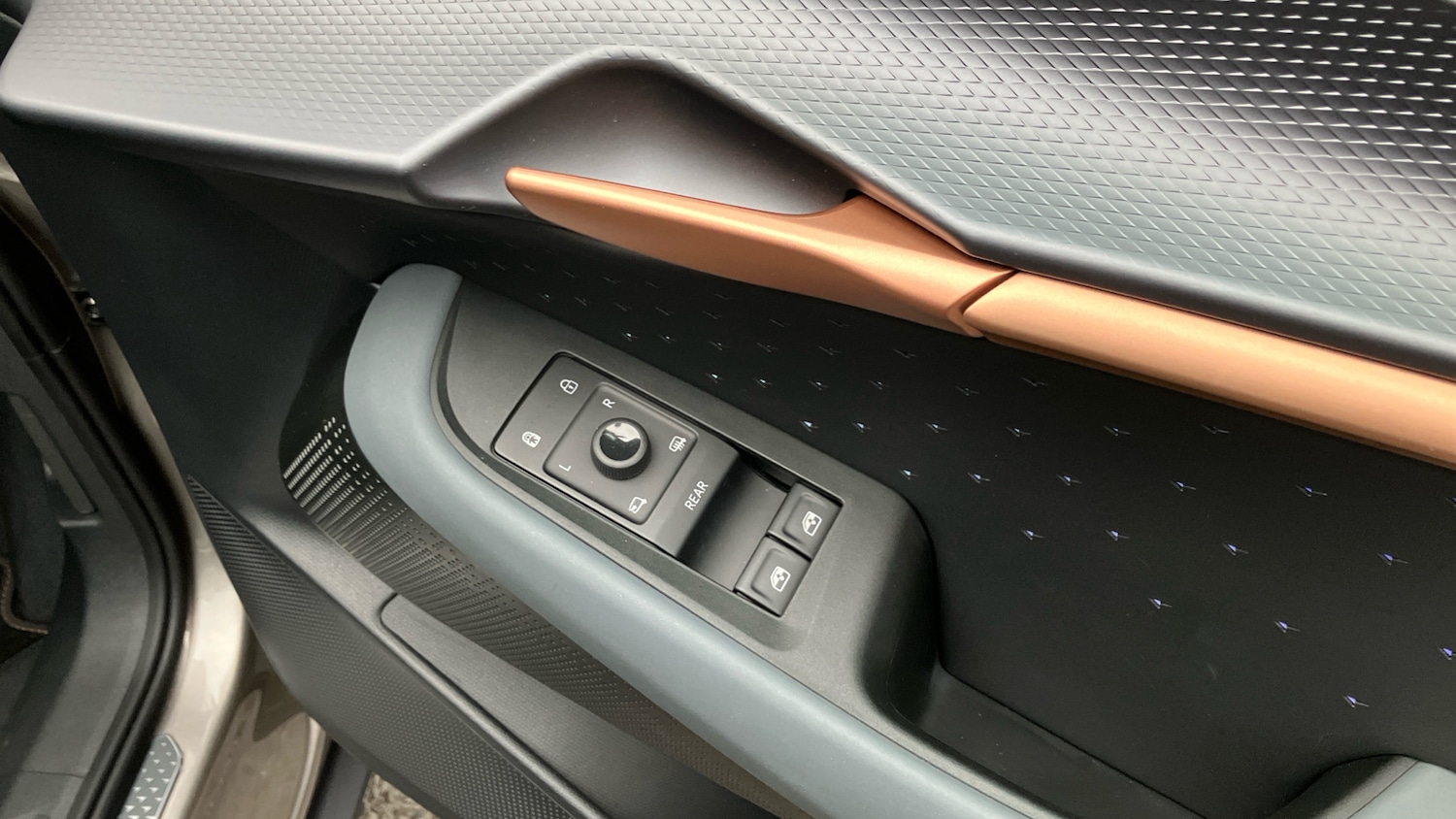 Used Cupra Tavascan 2025 for sale - 76477083: Photo 28