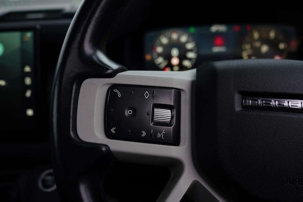 Used Land Rover Defender 2021 for sale - 76303592: Photo 14