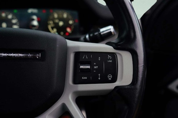 Used Land Rover Defender 2021 for sale - 76303592: Photo 15