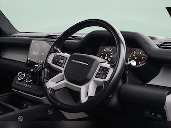 Used Land Rover Defender 2021 for sale - 76303592: Photo