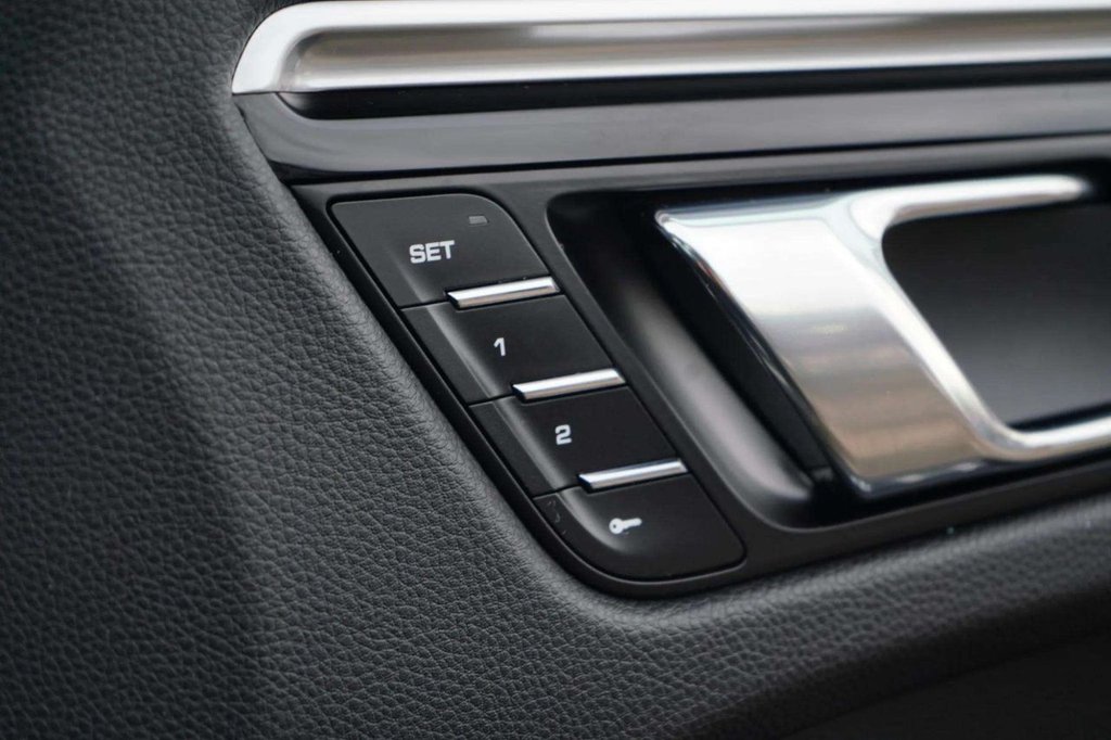 Used Porsche Macan 2018 for sale - 76429935: Photo 30