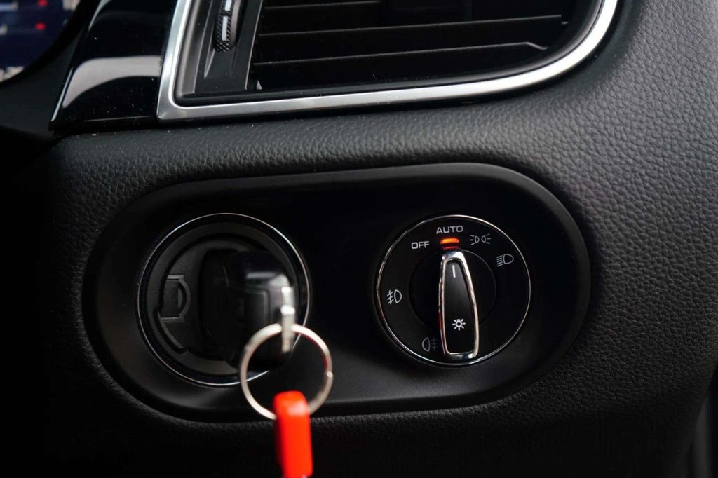 Used Porsche Macan 2018 for sale - 76429935: Photo 31