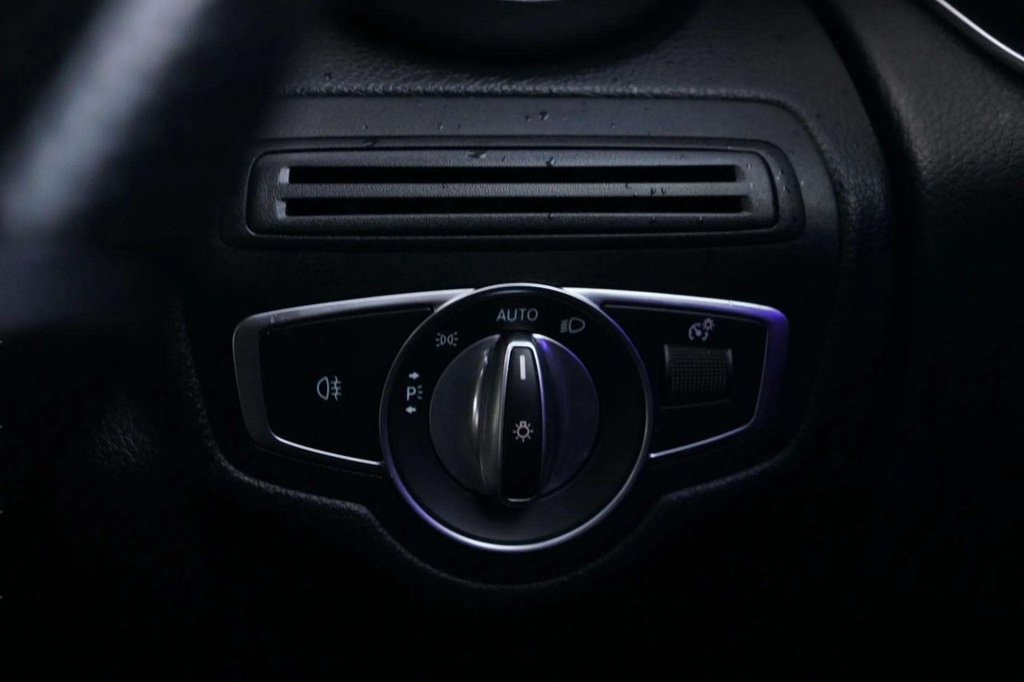 Used Mercedes-Benz GLC 2020 for sale - 76665521: Photo 31