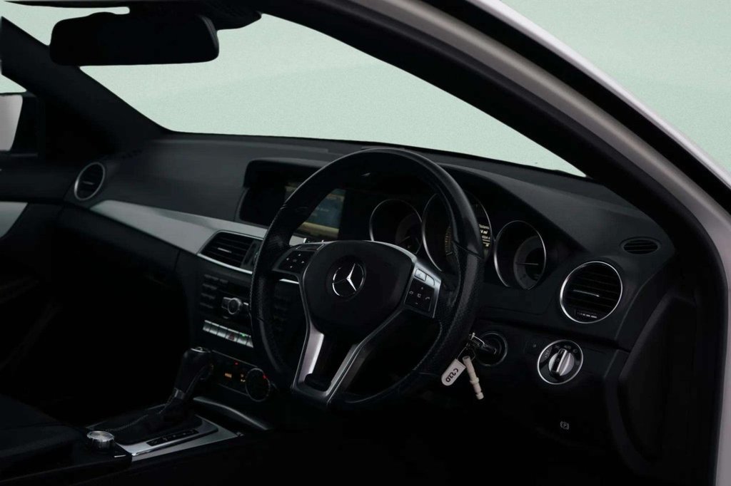 Used Mercedes-Benz C Class 2014 for sale - 77027270: Photo 2