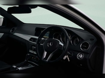 Used Mercedes-Benz C Class 2014 for sale - 77027270: Photo