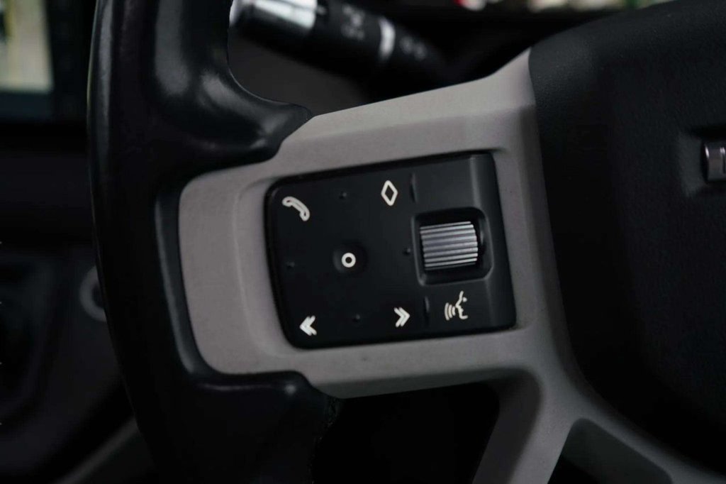 Used Land Rover Defender 2020 for sale - 77212846: Photo 18