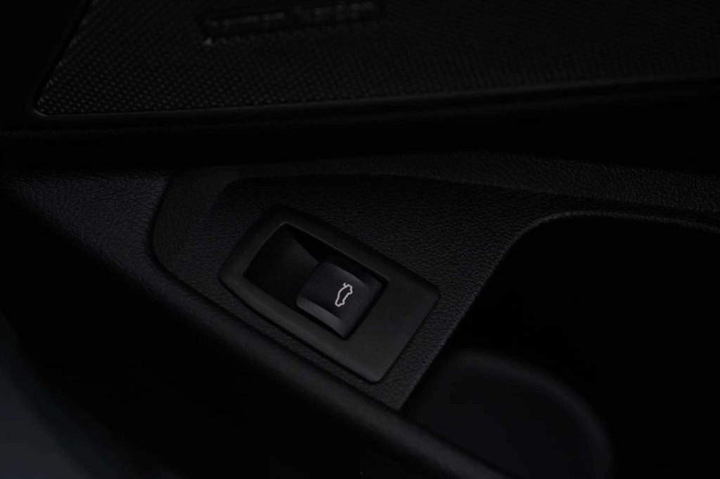 Used BMW 3 Series 2023 for sale - 77027477: Photo 38