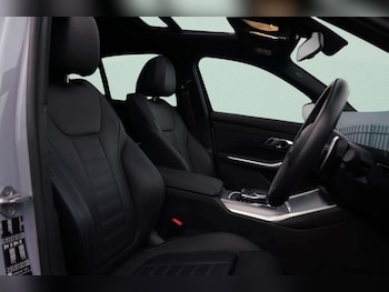 Used BMW 3 Series 2023 for sale - 77027477: Photo