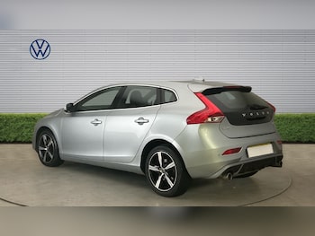 Used Volvo V40 2018 for sale - 78414587: Photo